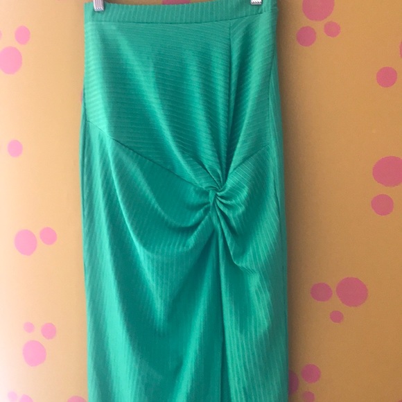 Medium Green knot front rib midi skirt - Picture 2 of 4